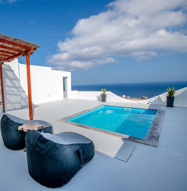 EXECUTIVE CAVE SUITE